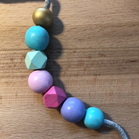 Hand painted wooden bead necklace - Picture 2 of 2